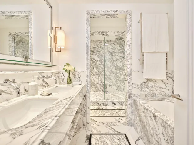 جناح جونيور بسرير كوين، Browns Hotel, a Rocco Forte Hotel 1/1