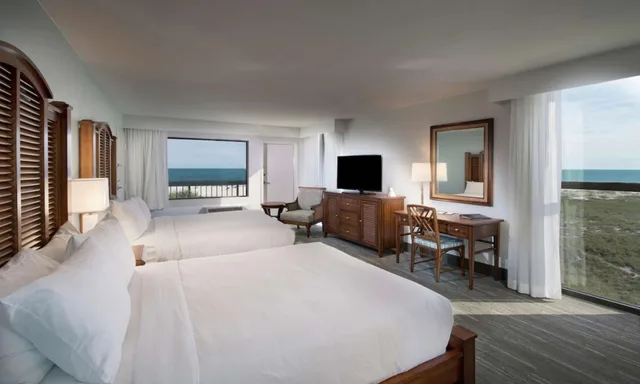 Deluxe, 2 Queen Beds, Gulf Front, Balcony، Island House Hotel Orange Beach a Double Tree by Hilton 1/5