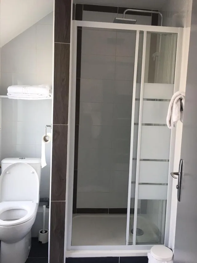 غرفة ثلاثية، Hotel Clauzel 7/7