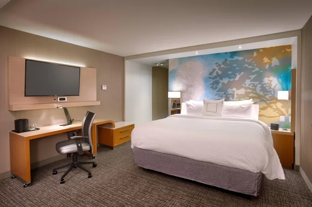 جناح بسرير كينج مع أريكة، Courtyard Salt Lake City Downtown 1/3