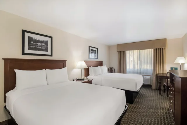 غرفة قياسية بسريرين كوين، Quality Inn & Suites Steamboat Springs 2/3