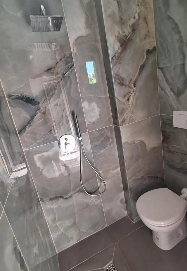 غرفة رباعية، Hotel Busignani 9/9