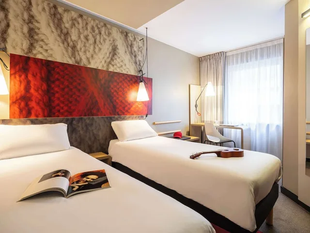غرفة قياسية بسريرين منفصلين، ibis Paris Rueil Malmaison 2/5