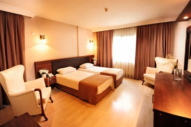 غرفة ثلاثية بثلاثة أسرّة، Üstün Otel Alsancak 4/4