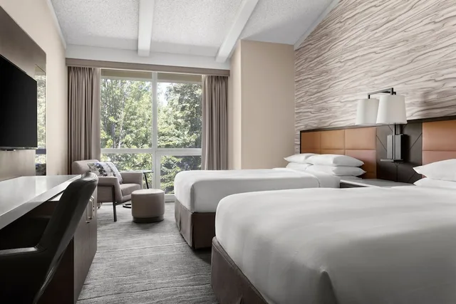 غرفة تنفيذية بسريرين مزدوجين، Lincolnshire Marriott Resort 1/3