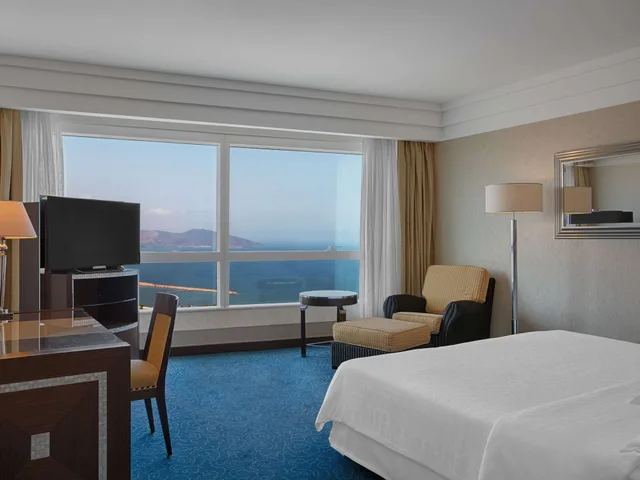 غرفة سوبيريور بسرير كينج بإطلالة على البحر، Hotel Oran Bay Managed By Accor 4/8