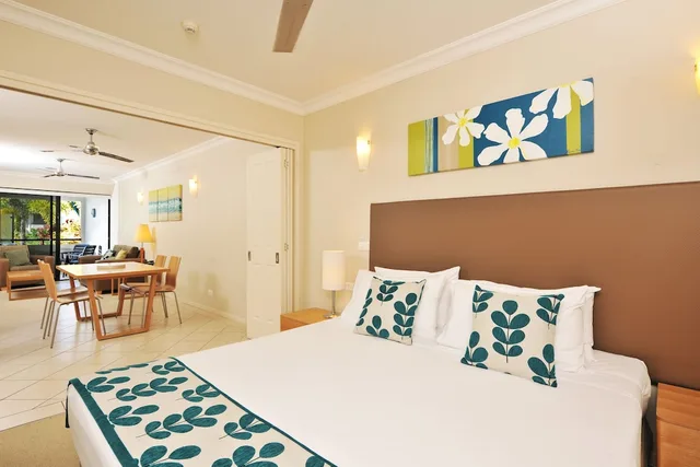 2 Bedrooms, Queen and Twin Beds, Dual Key، Mantra Heritage Port Douglas 2/7