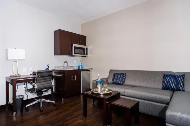 جناح بغرفة نوم واحدة لذوي الإعاقة، Holiday Inn Express Suites Austin Nw Arboretum Area 1/1