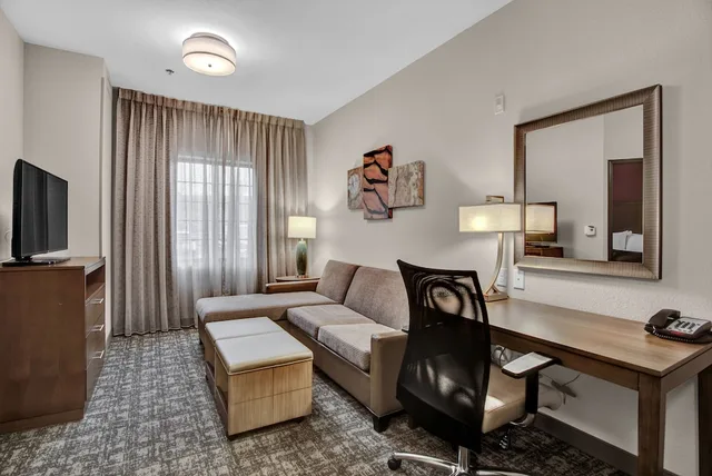 جناح بسريرين كوين بغرفة نوم واحدة بمطبخ، Staybridge Suites Salt Lake-West Valley City 3/5