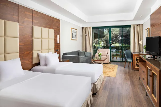 Executive, Single, Hilton Pyramids Golf Resort 5/12