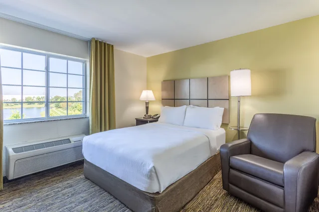 استوديو لذوي الإعاقة، CANDLEWOOD SUITES AURORA- NAPERVILLE 2/2