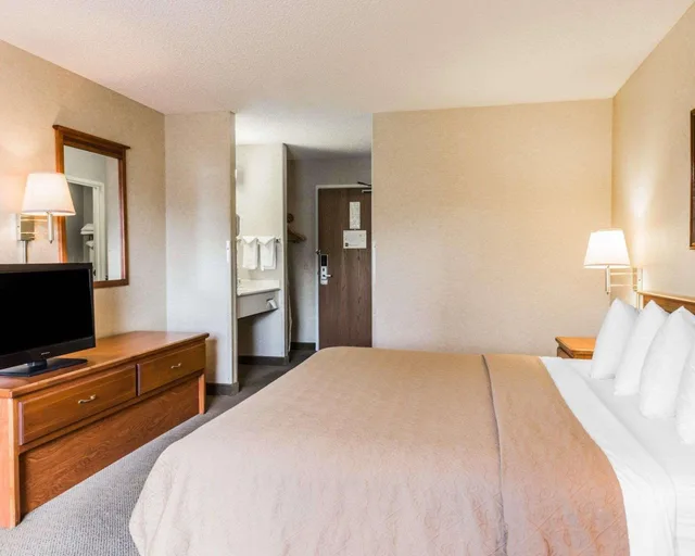 غرفة بسرير كينج، Quality Inn & Suites Montrose - Black Canyon Area 2/3