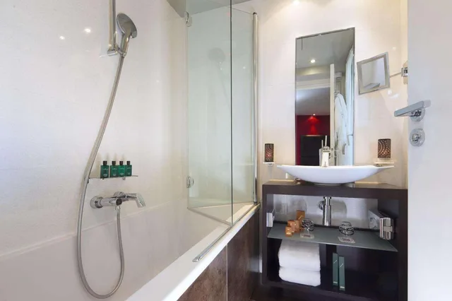 Room, Single, Grand Hotel Saint Michel 7/8