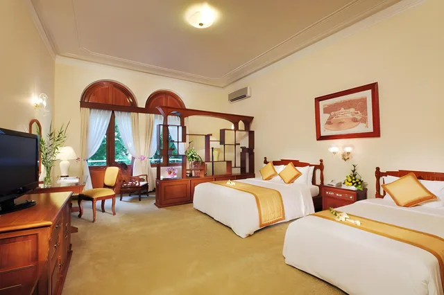 جناح جونيور، Continental Saigon 2/2