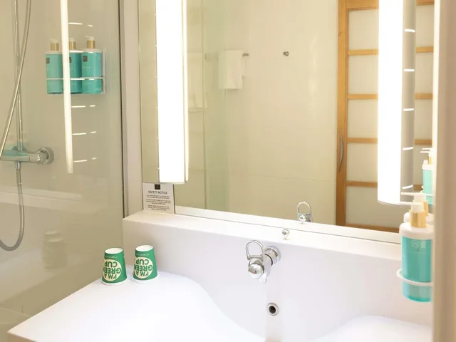 غرفة تنفيذية بسرير كوين مع أريكة، NOVOTEL MANCHESTER WEST 6/8