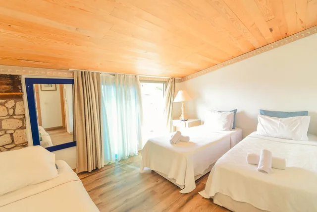 غرفة ثلاثية بشرفة، Alacati Asmali Konak Hotel 2/10