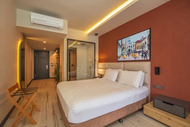 غرفة بسرير مزدوج بإطلالة على البحر، Morina Deluxe Hotel 2/4