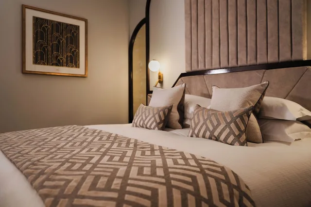 Estate, Castle, Classic, King Bed، Crossbasket Castle 1/3