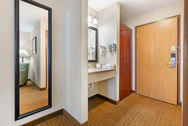 Room, Queen Bed, Best Western Wittenberg Inn 5/5