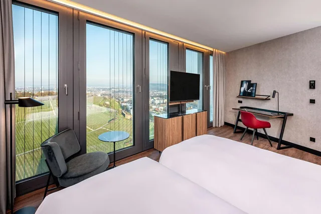 غرفة بريميوم، Radisson Blu Hotel at Porsche Design Tower Stuttgart 3/10
