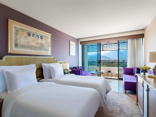 جناح عائلي بسريرين منفصلين وسرير كينج بإطلالة على المدينة بشرفة، Rixos Downtown Antalya 4/10