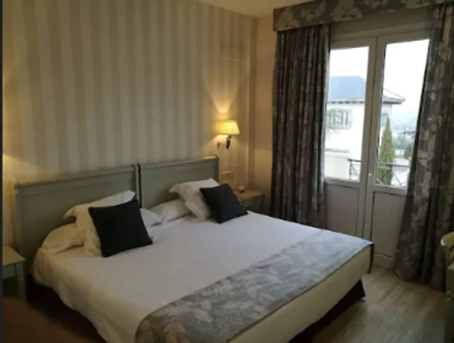 غرفة سوبيريور بسرير مزدوج أو سريرين منفصلين بشرفة، HOTEL PAX TORRELODONES 1/6