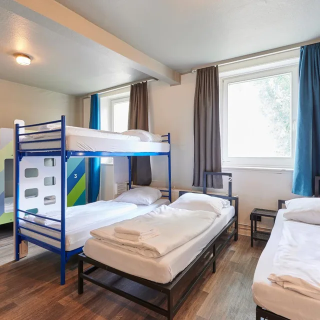 غرفة بـ6 غرف نوم، a&o Hamburg Reeperbahn 2/8