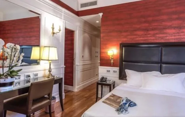 غرفة سوبيريور بسريرين منفصلين بإطلالة على المدينة، Albergo Del Senato 1/8