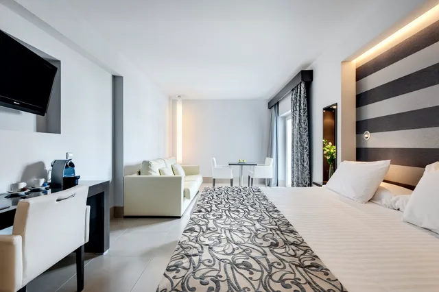 Junior Suite, Barcelo Hamilton Menorca - Adults Only 1/2