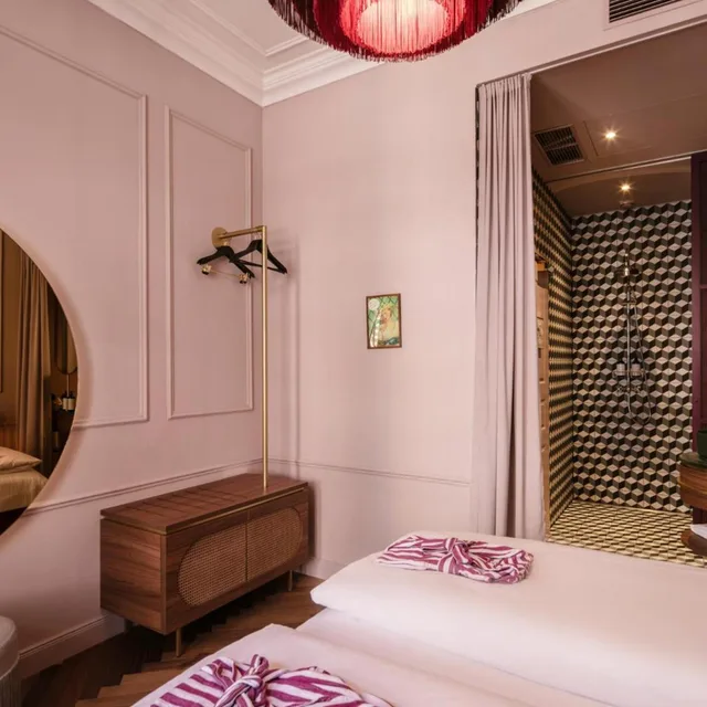 غرفة ديلوكس بسرير كينج وسرير كوين، Hotel Josefine 2/7