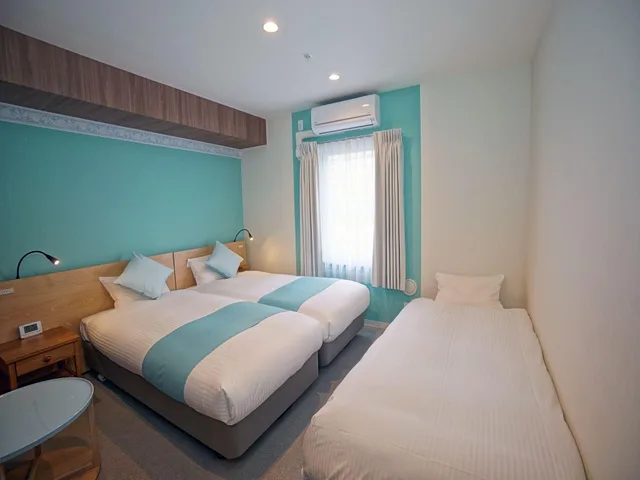 Room, Twin Beds, with Extra Bed, La'gent Hotel Tokyo Bay 1/2
