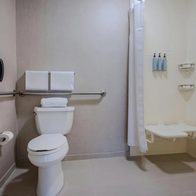 2 Bedrooms, Space, Suite, 2 Queen Beds, Sofa, Living Area, Kitchen، Residence Inn By Marriott Chesapeake Greenbrier 3/10