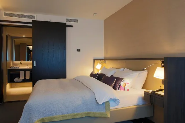 غرفة قياسية بسرير مزدوج مع دخول الصالة، Crowne Plaza Belgrade 2/6