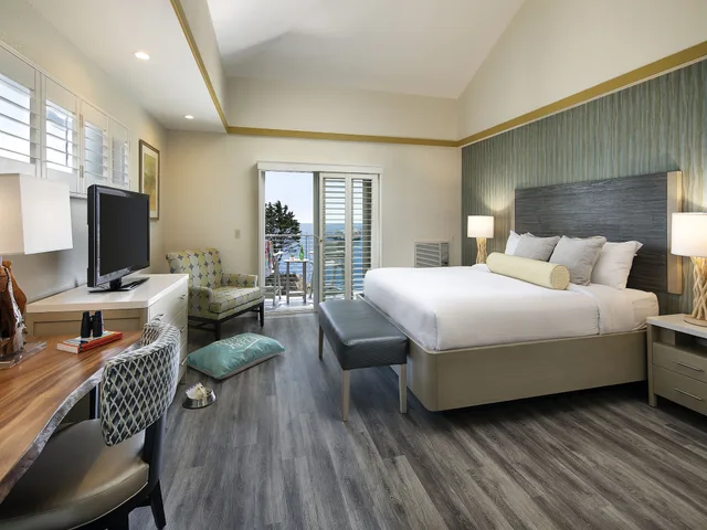 Room, King Bed, Ocean Front, Inn at the Cove 6/7