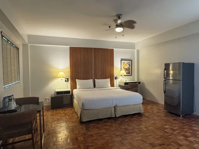غرفة ديلوكس ركنية بسرير كوين، The Clipper Hotel 2/6
