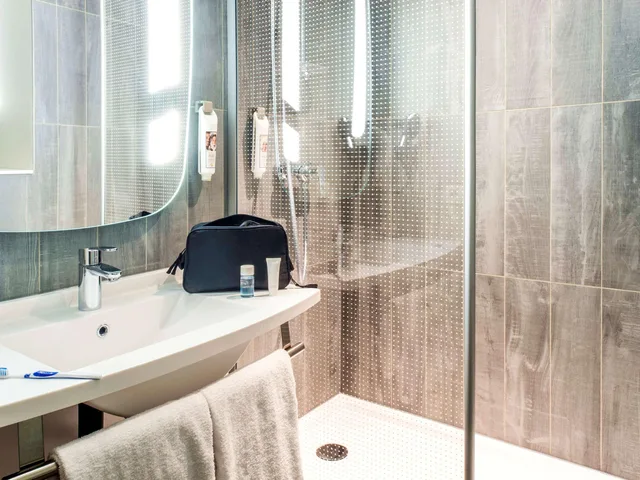 غرفة قياسية بسرير مزدوج وسرير فردي، Hotel ibis Brussels off Grand Place 10/10
