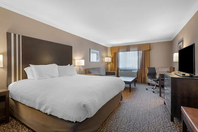Room, 2 Queen Beds, Pet Friendly, Best Western Plus Fernie Mountain Lodge 2/4