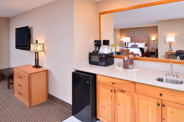 جناح بسرير كينج، Best Western Plus Olympic Inn 4/4