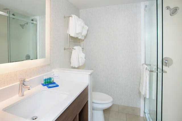 غرفة قياسية بسريرين كوين، HOLIDAY INN EXPRESS CHELMSFORD 6/6