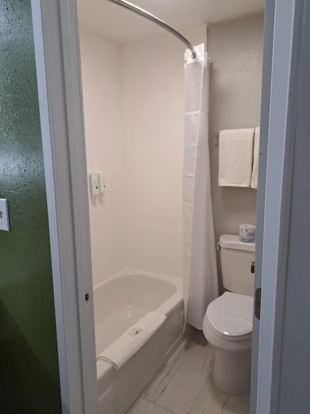 غرفة رباعية بسرير مزدوج، Rodeway Inn Baker City 4/5