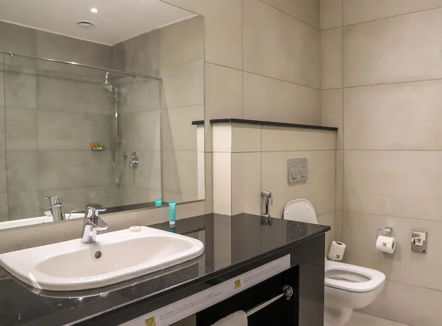 Business, King Bed, Eka Hotel Eldoret 3/4