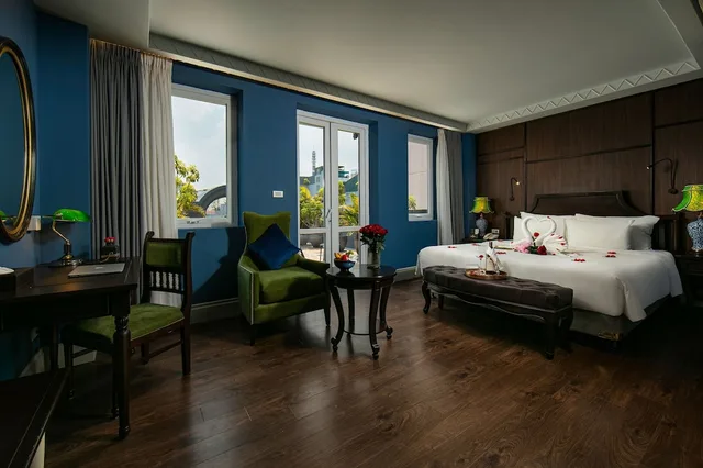 Gallery, Garden, Suite, King Bed, Sauna, Terrace، Ogallery Premier Hotel And Spa 2/10