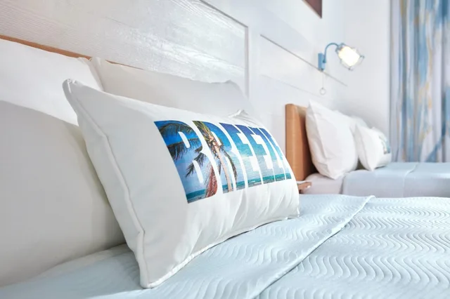 غرفة قياسية بحوض استحمام لذوي الإعاقة، Universal's Endless Summer Resort - Dockside Inn and Suites 4/6