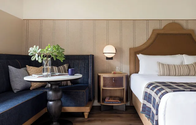غرفة بسرير كينج بشرفة، Estancia La Jolla Hotel And Spa 9/10
