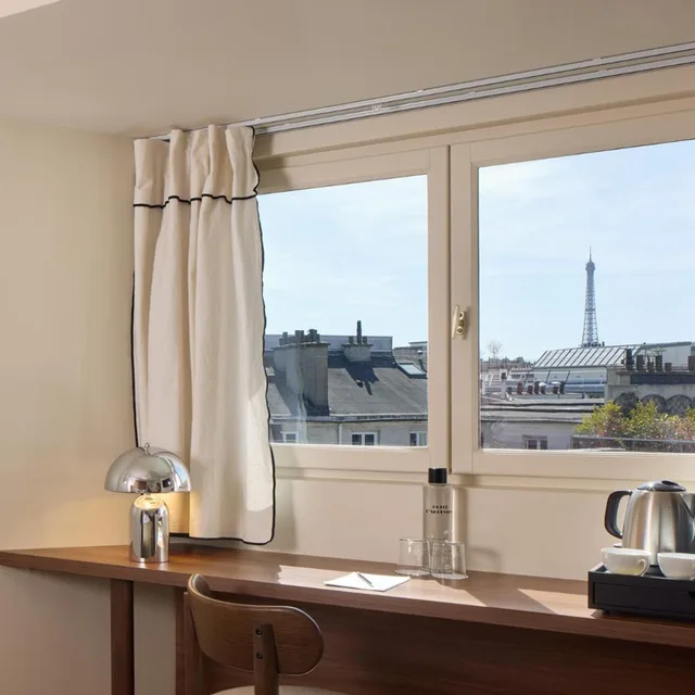Room, King Bed, Eiffel View, HOTEL D'ARGENSON 6/6