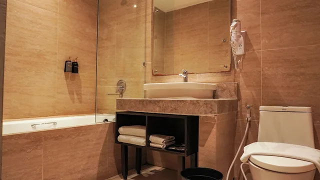2 Bedrooms, Sunshine, Pavilion, 1 King and 1 Single Beds، Grand Sunshine Resort and Convention 9/10
