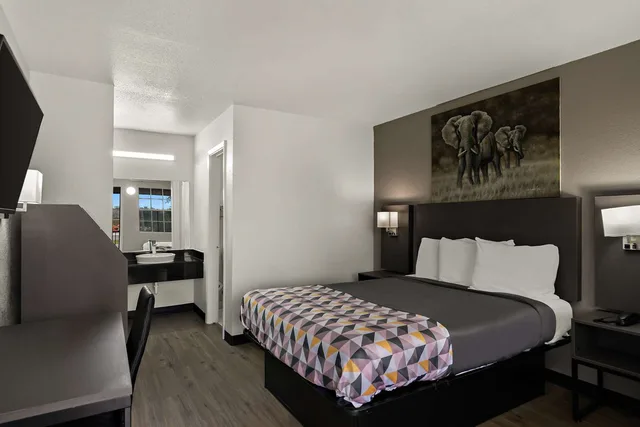 غرفة بسرير كوين للمدخنين، Knights Inn Belton 1/3