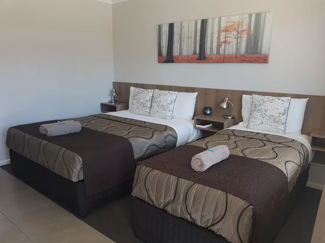 غرفة عائلية، Main Street Motel 1/1