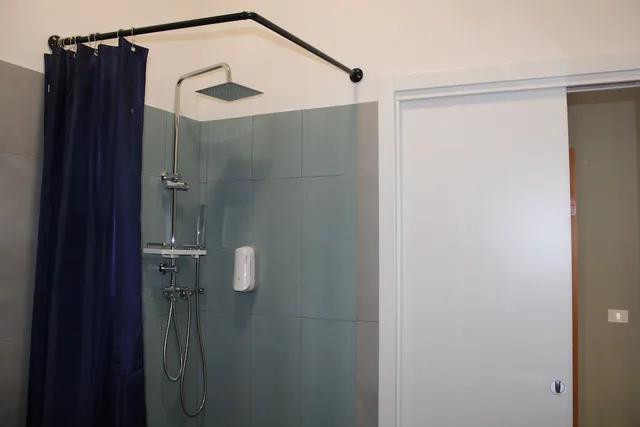 سكن مشترك للرجال بحمام خاص، Roma Scout Center - Hostel 3/3