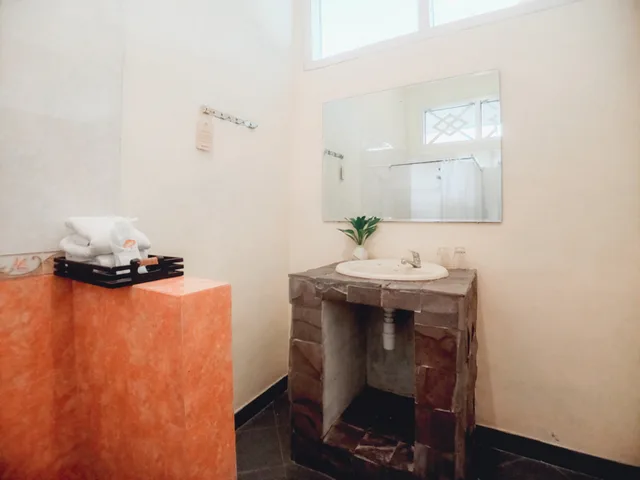 بنغل بسرير مزدوج بإطلالة على الحديقة للمدخنين، Margo Utomo Hill View Resort 3/3